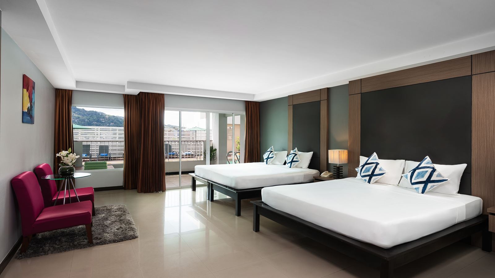 rooms-pool-access-room