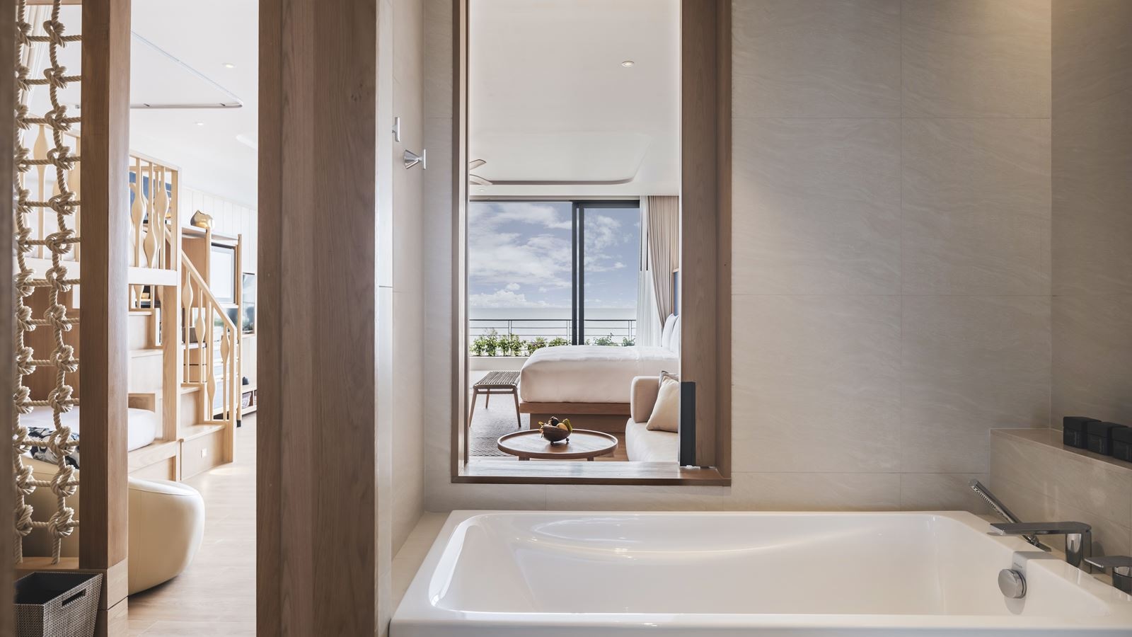 rooms-family-suite-sea-view-suite
