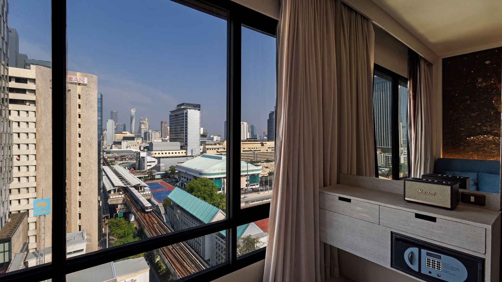 rooms-deluxe-corner