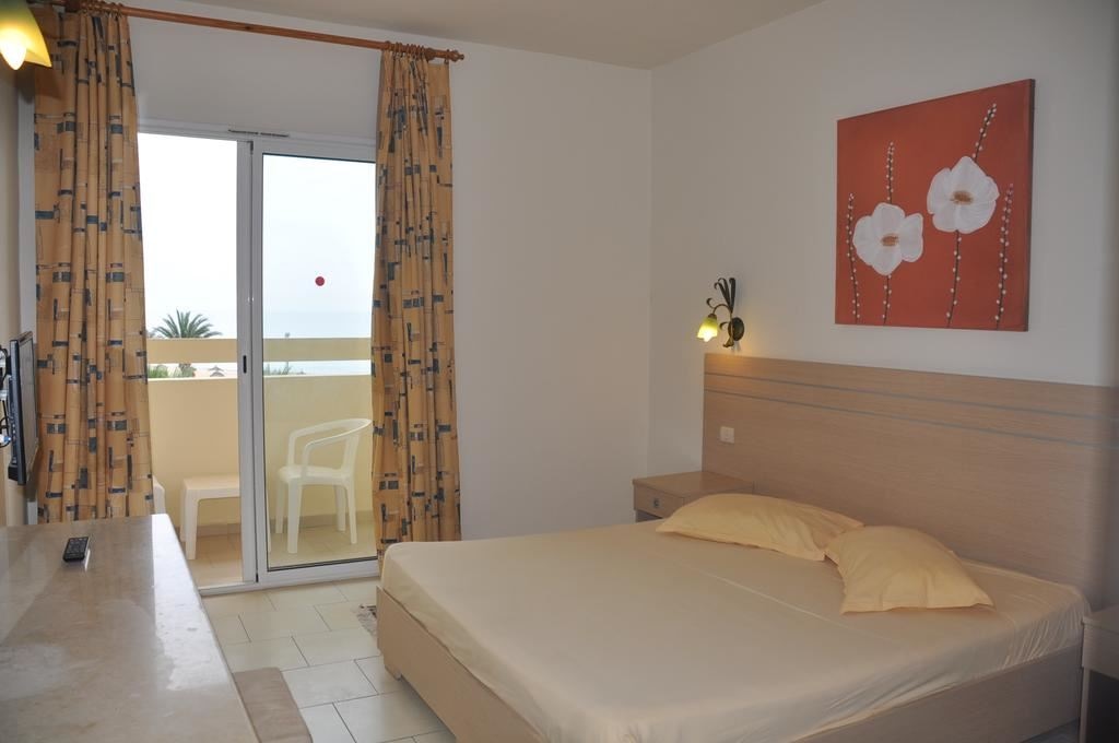 rooms-room-standard-seaview