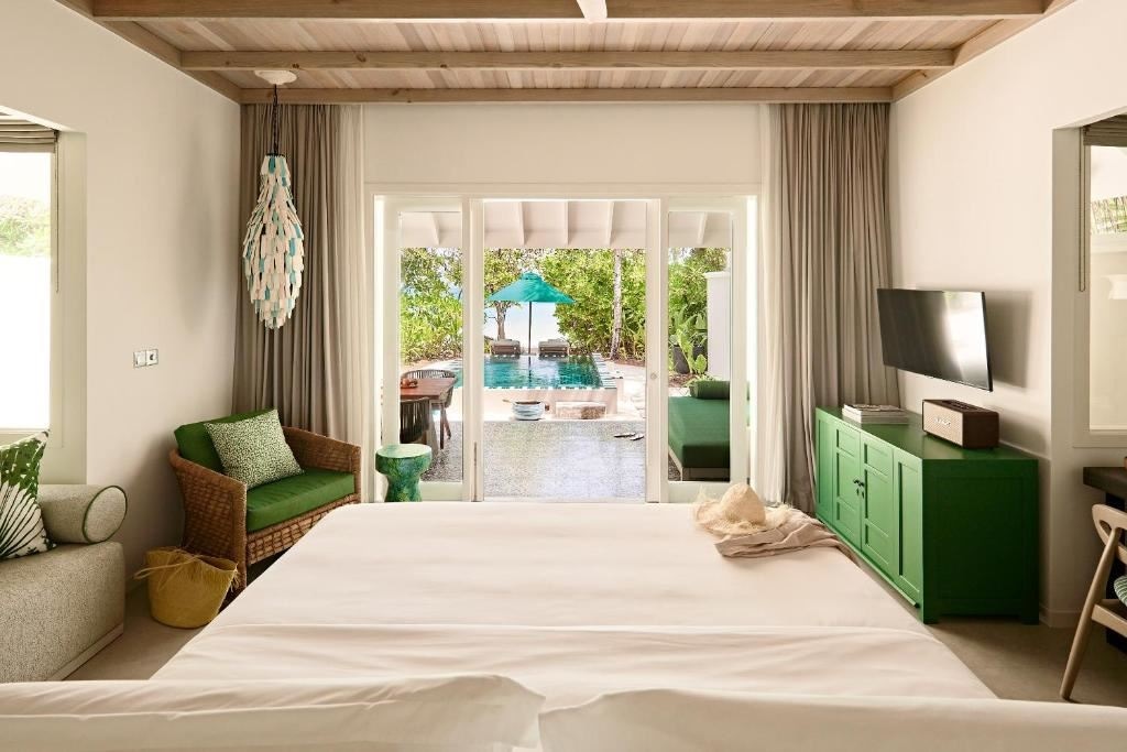 rooms-beach-pool-villa