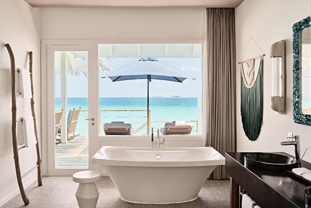 rooms-lagoon-villa