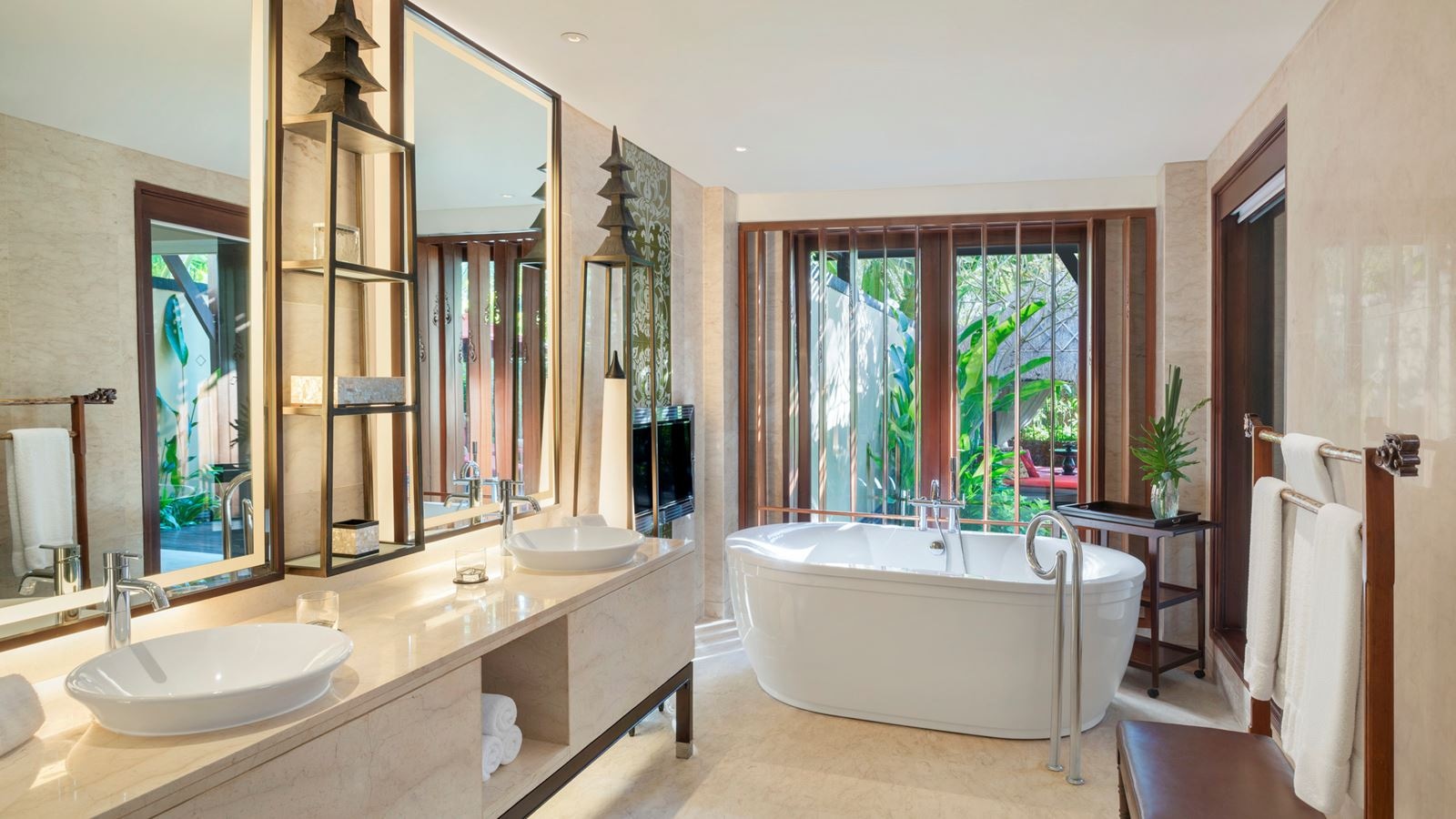 rooms-pool-villa-suite