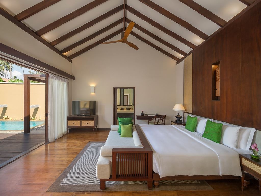 rooms-2-broom-garden-pool-villa