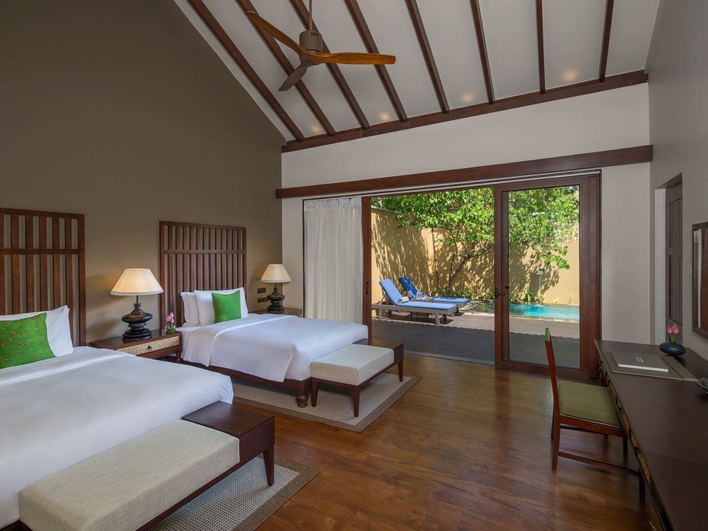 rooms-2-broom-garden-pool-villa