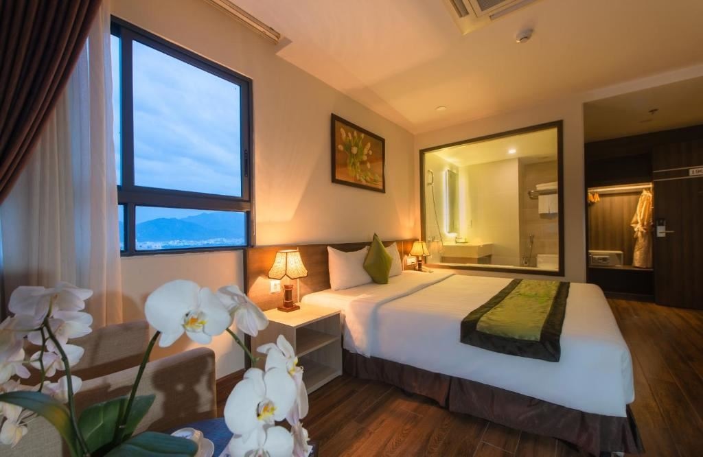 rooms-deluxe-with-balcony