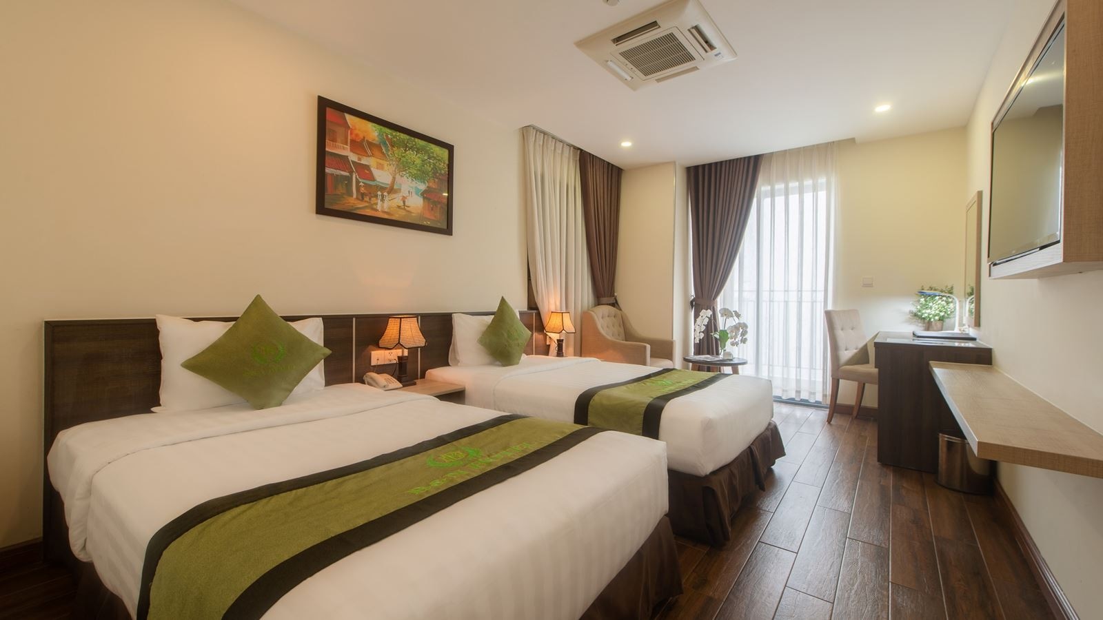 rooms-executive-triple-with-balcony
