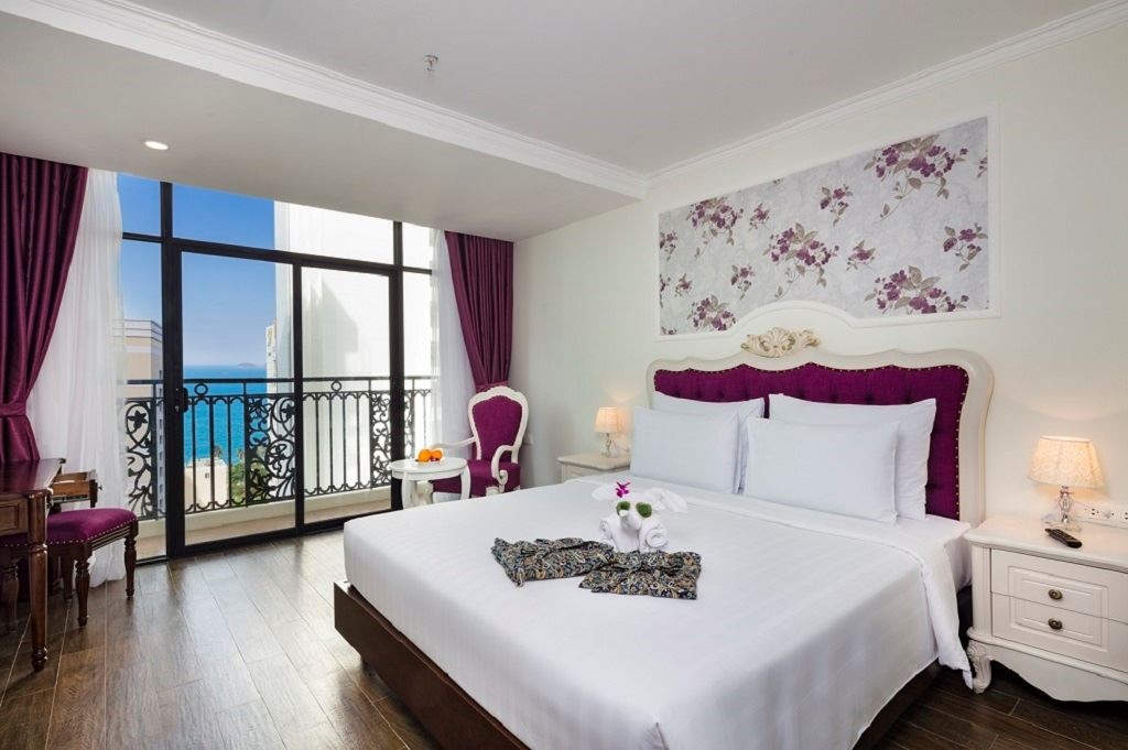 rooms-executive-double-with-balcony