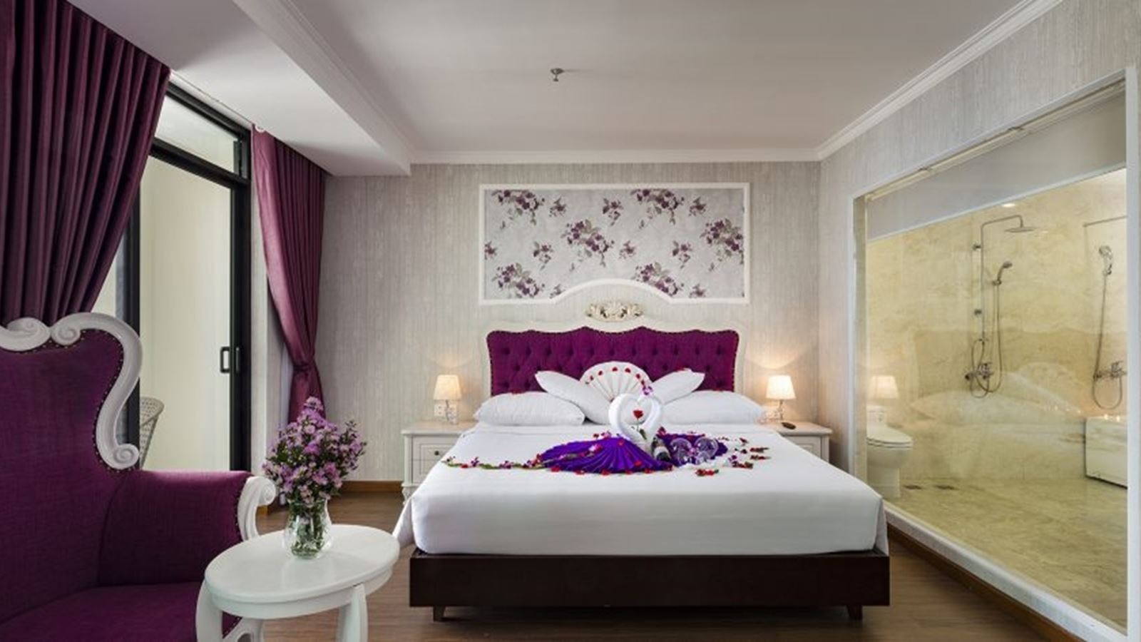 rooms-central-suite