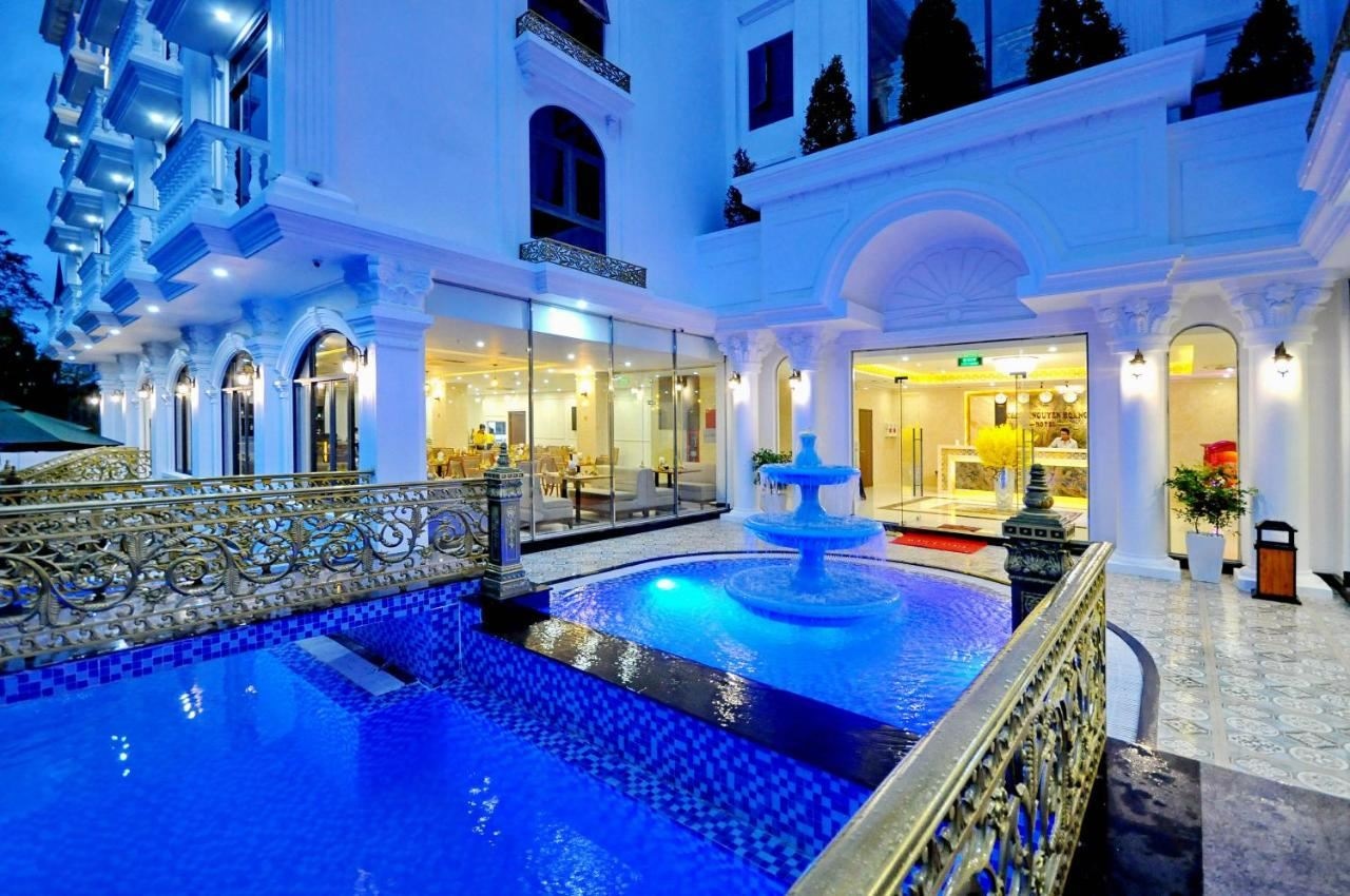 pools-outdoor-pool