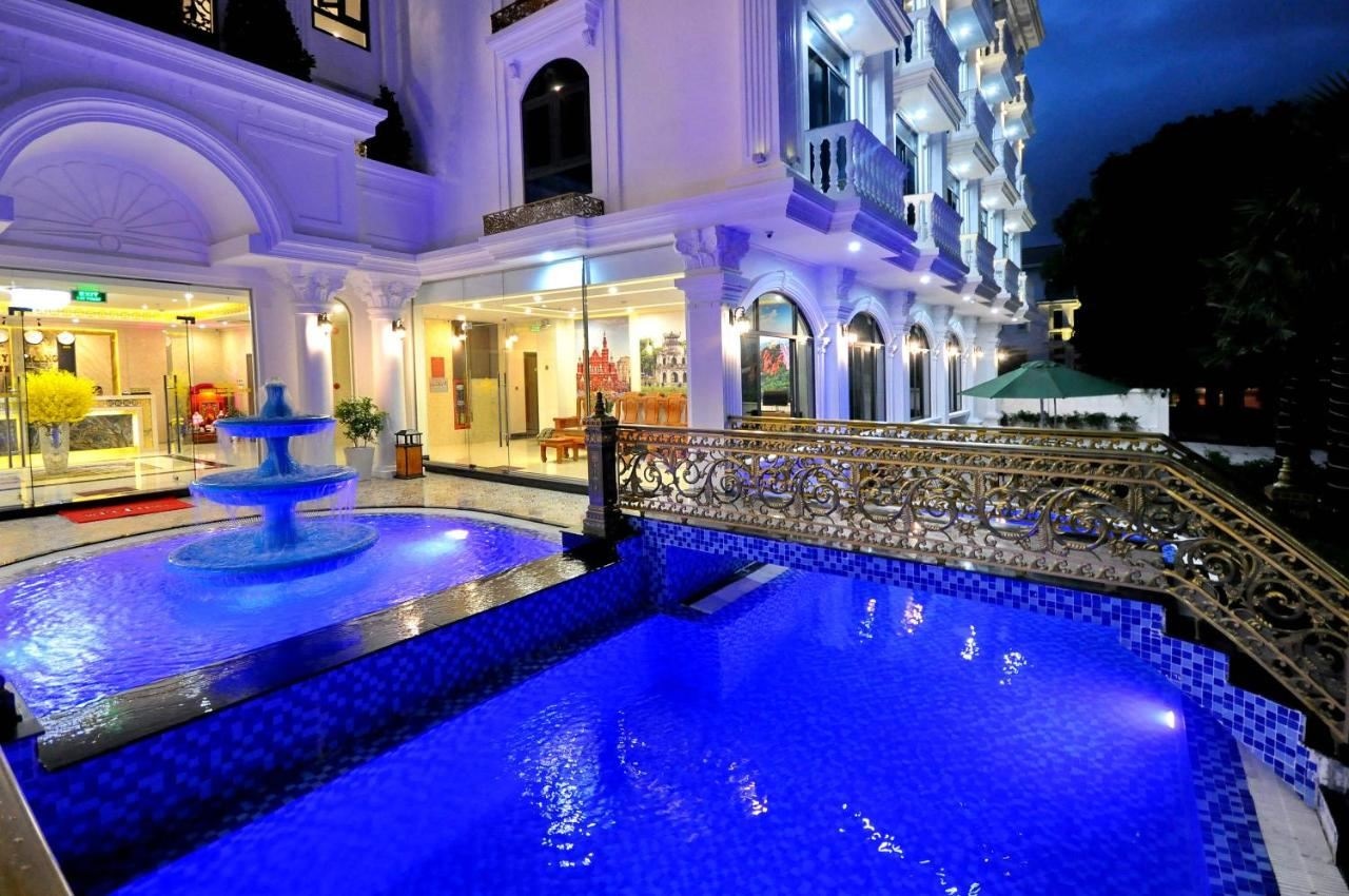 pools-outdoor-pool