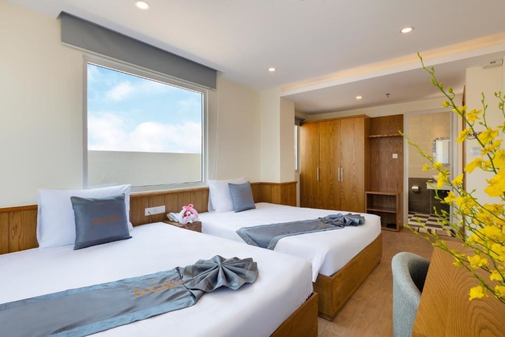rooms-deluxe-sea-view-with-balcony