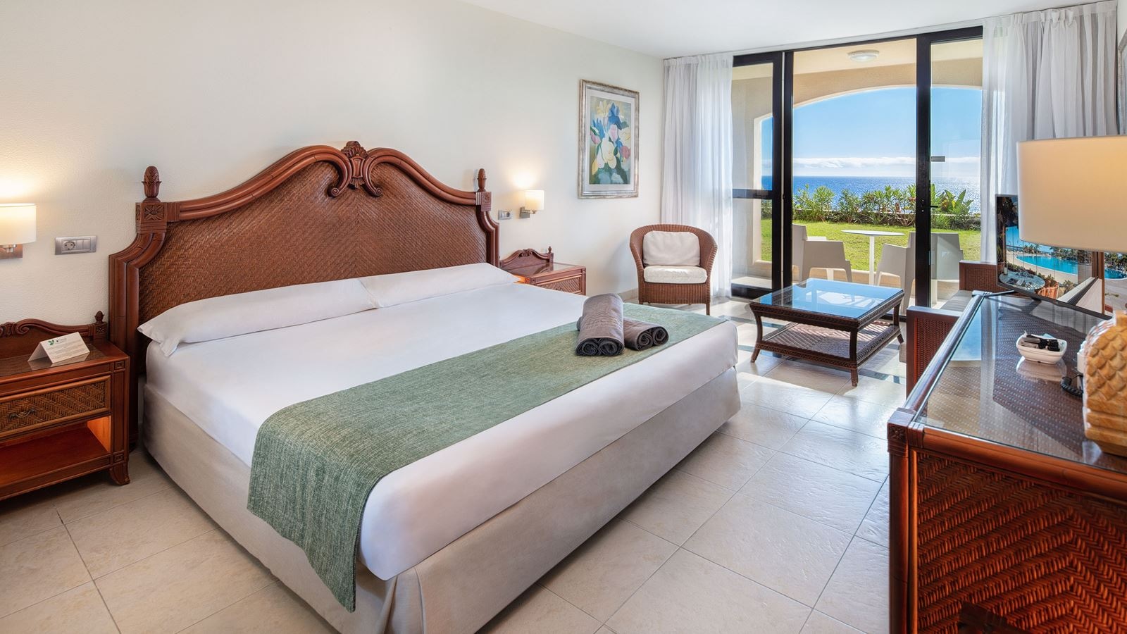 rooms-standard-room-side-sea--balcony-or-terrace