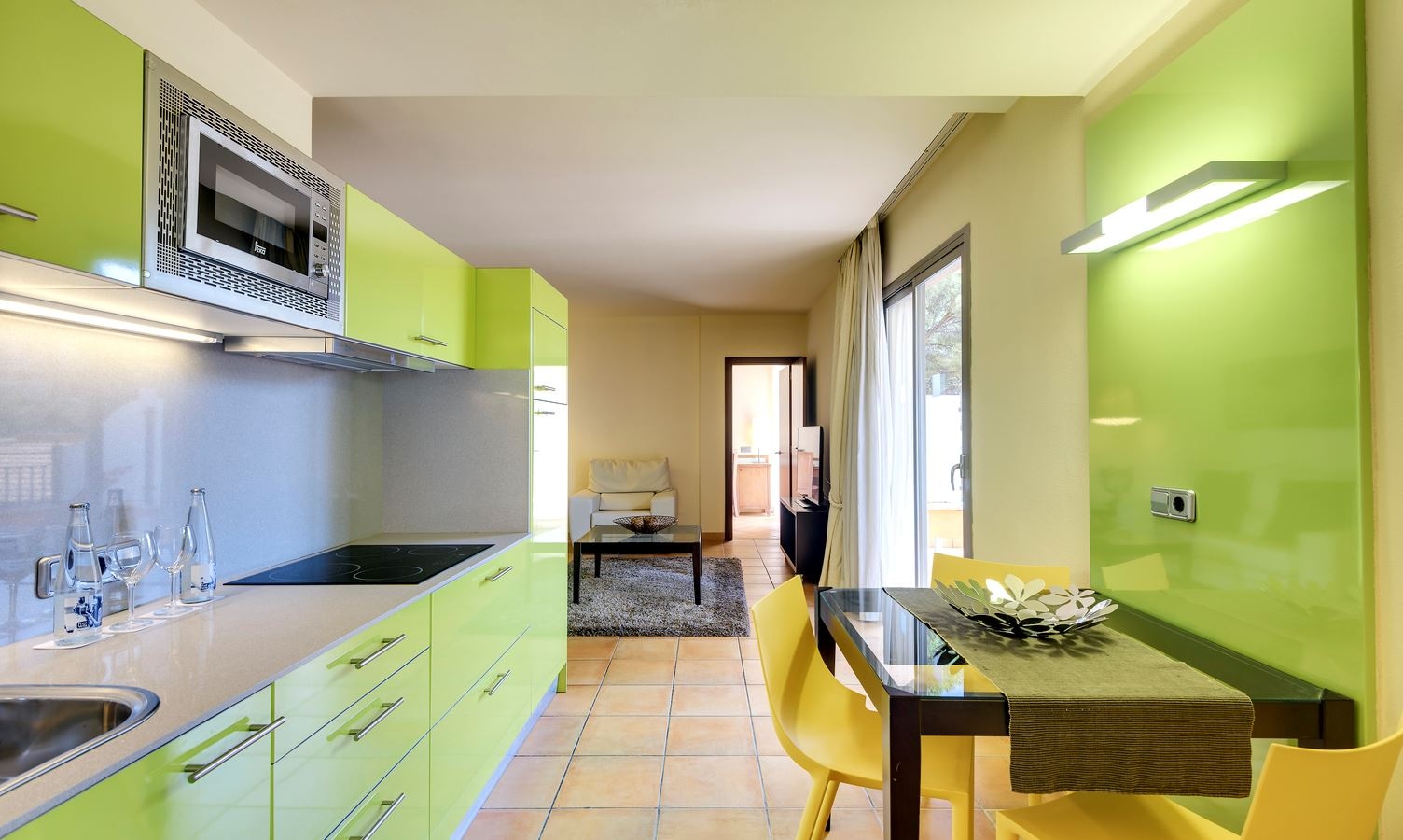 rooms-apartment-balcony-or-terrace--short-stay