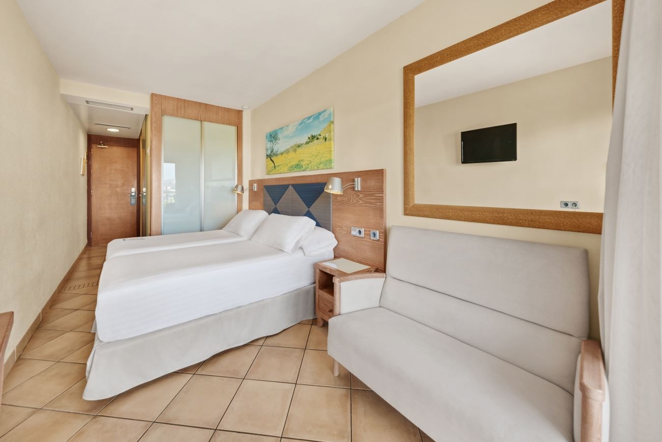 rooms-room-single-w-child-balcony-or-terrace--short-stay