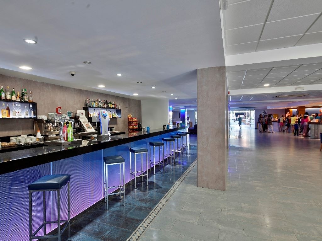bars-main-bar