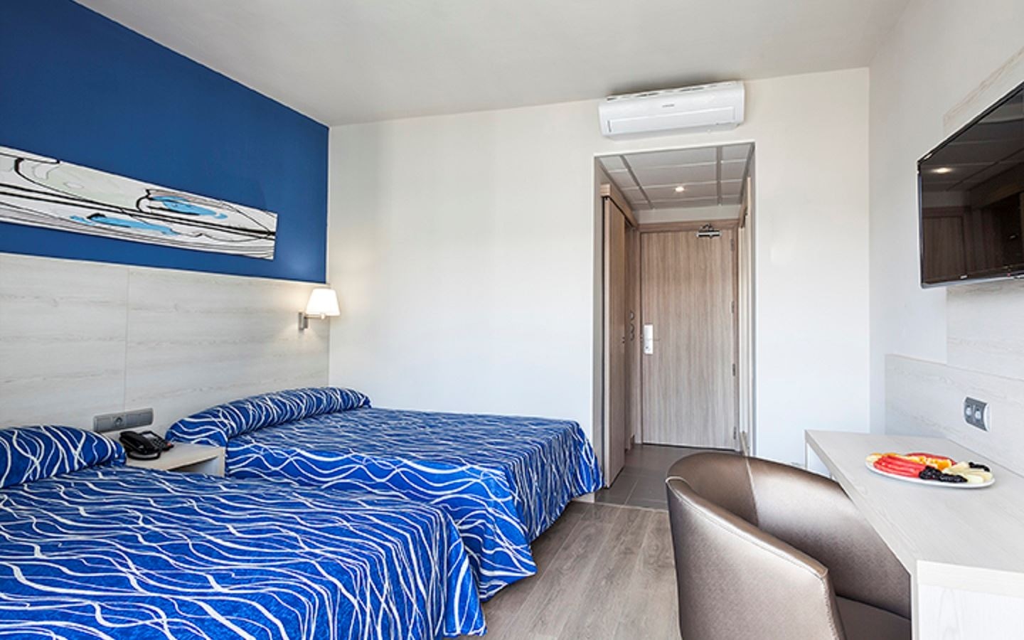 rooms-standard-room