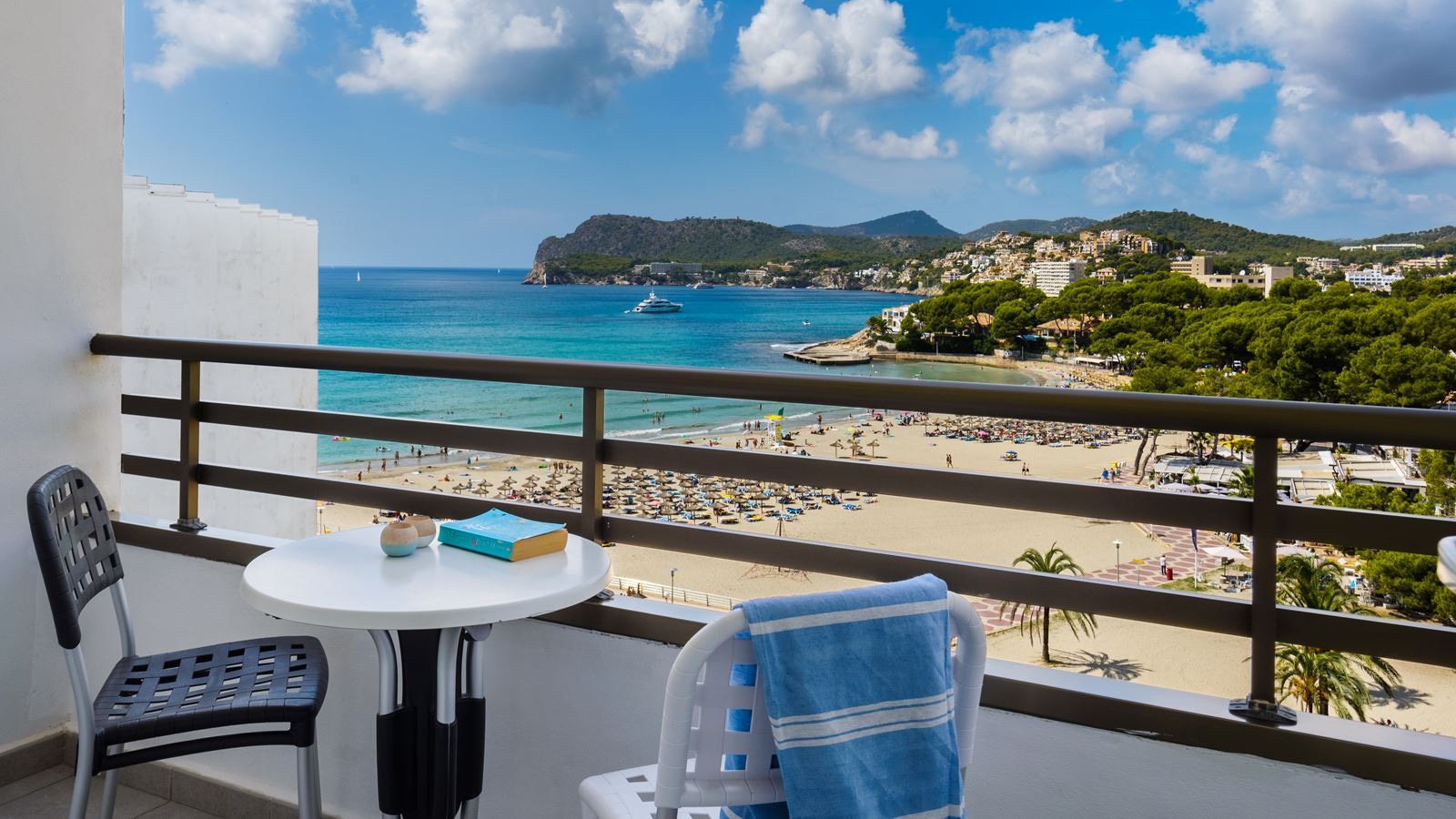 rooms-twin-sea-view-extra-bed-balcony