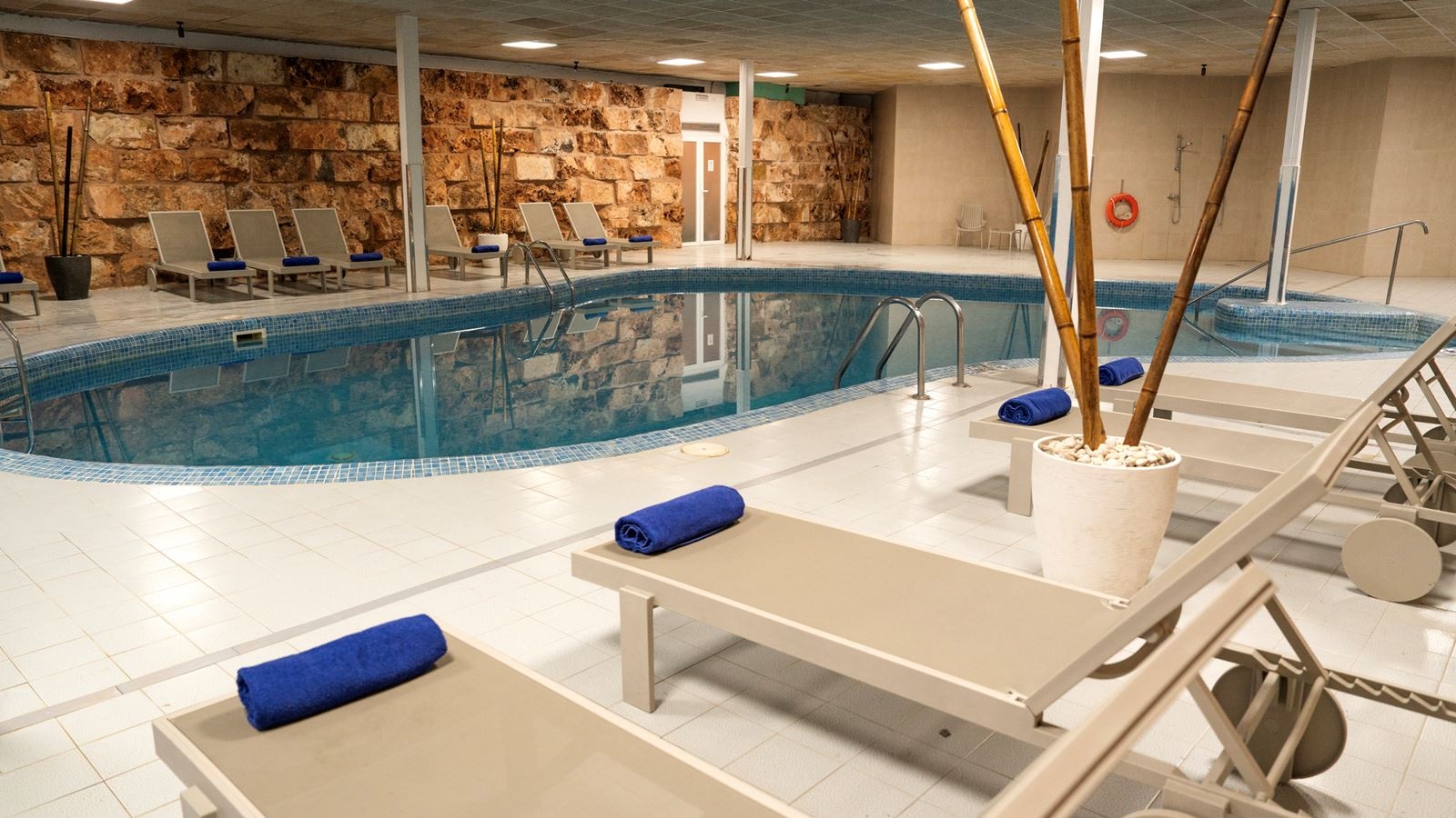 pools-indoor-pool