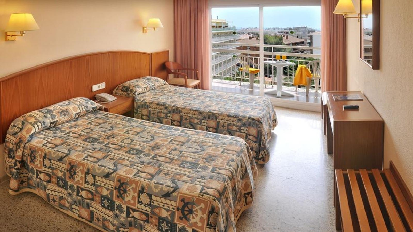 rooms-double-standard-balcony-or-terrace