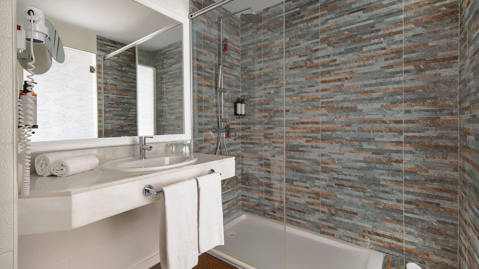 rooms-family-room