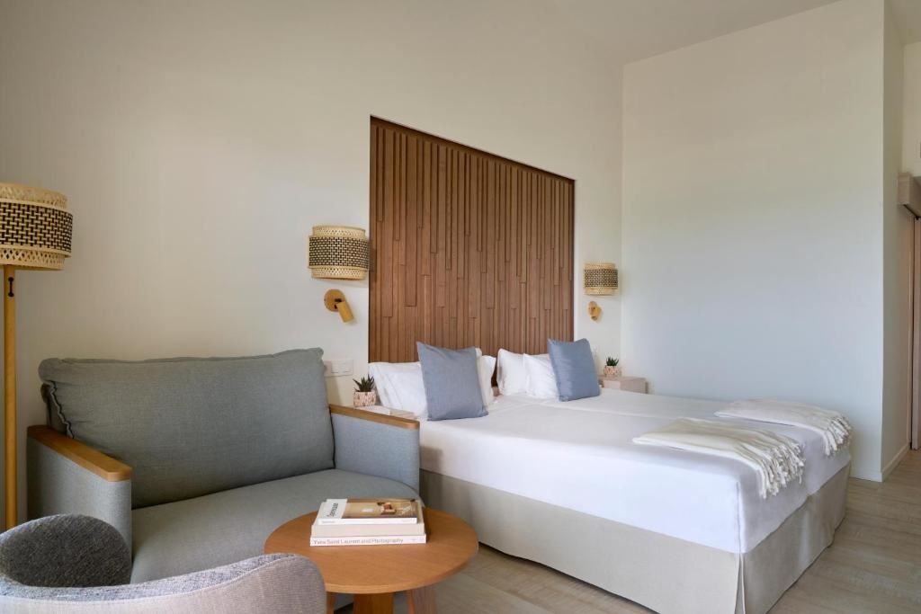 rooms-double-side-sea-view-sharing-pool-balcony-or-terrace