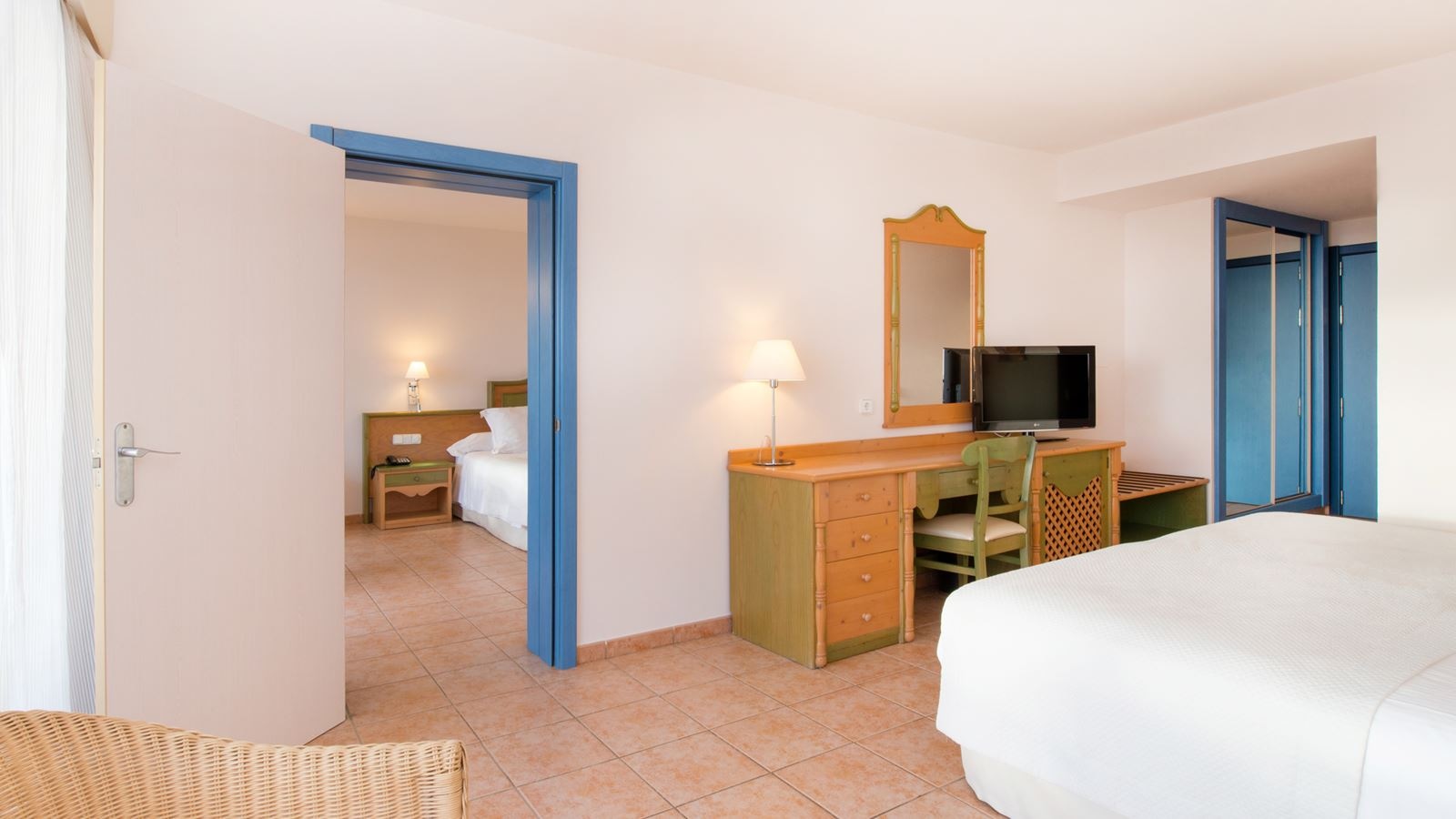 rooms-family-sea-view-interconnecting