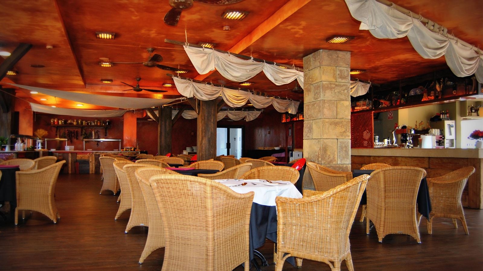 restaurants-restaurants