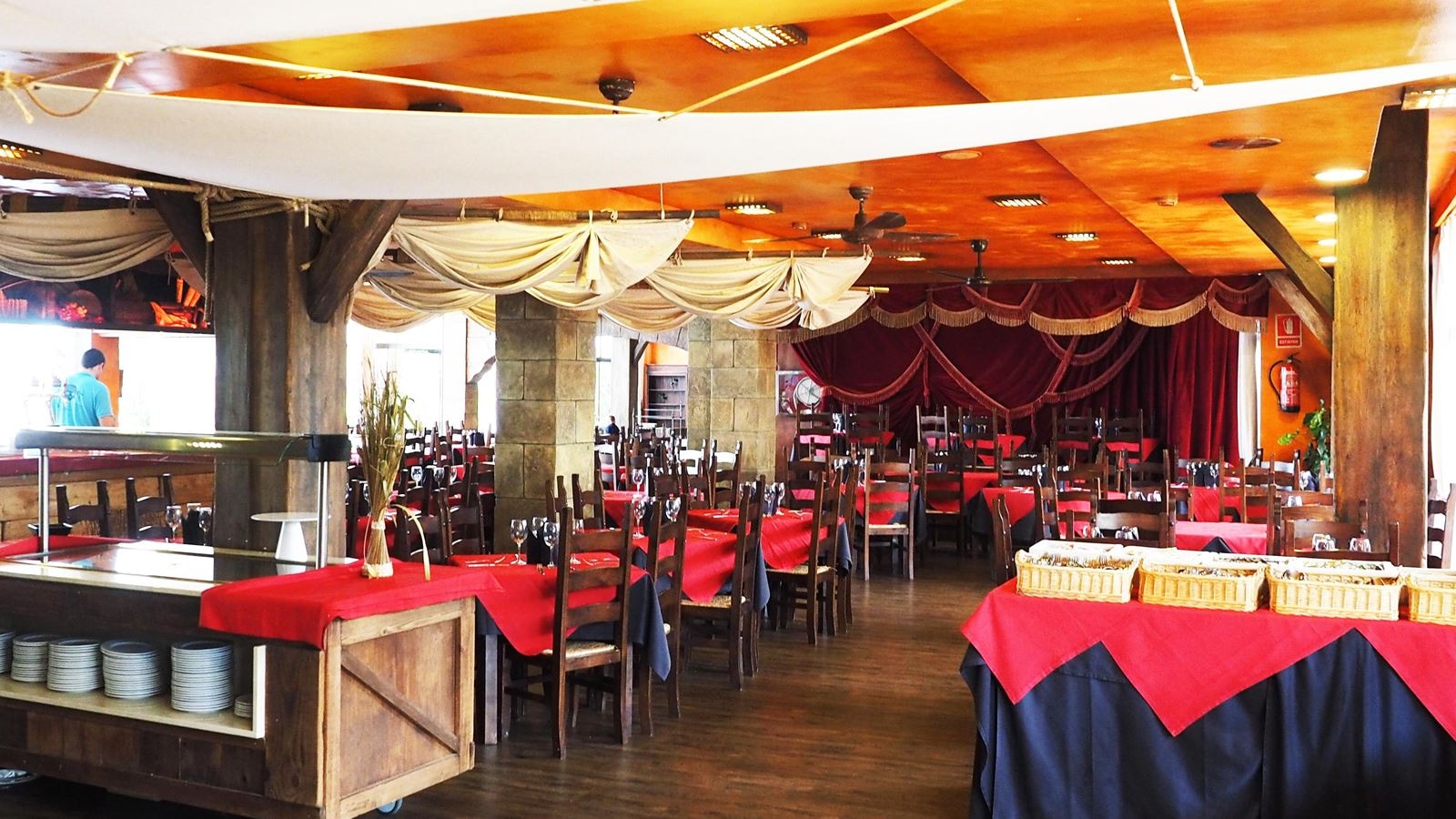 restaurants-restaurants
