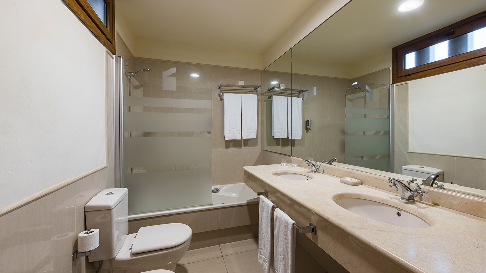 rooms-golf-view-suite-balcony-or-terrace