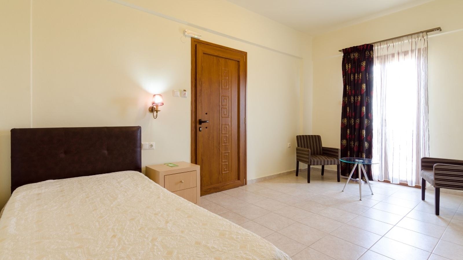 rooms-double-room-for-single-use