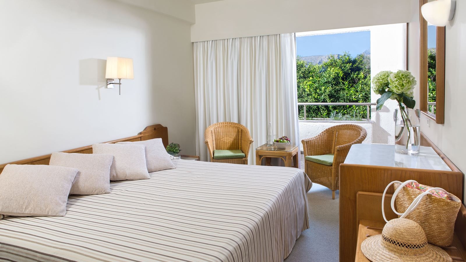 rooms-room-premium-sea-view