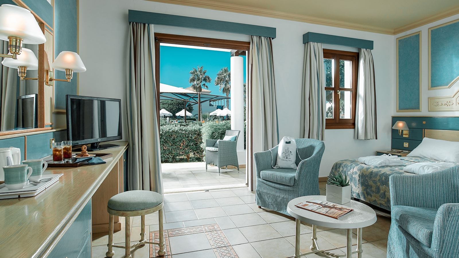 rooms-bungalow-singleuse-balcony-or-terrace