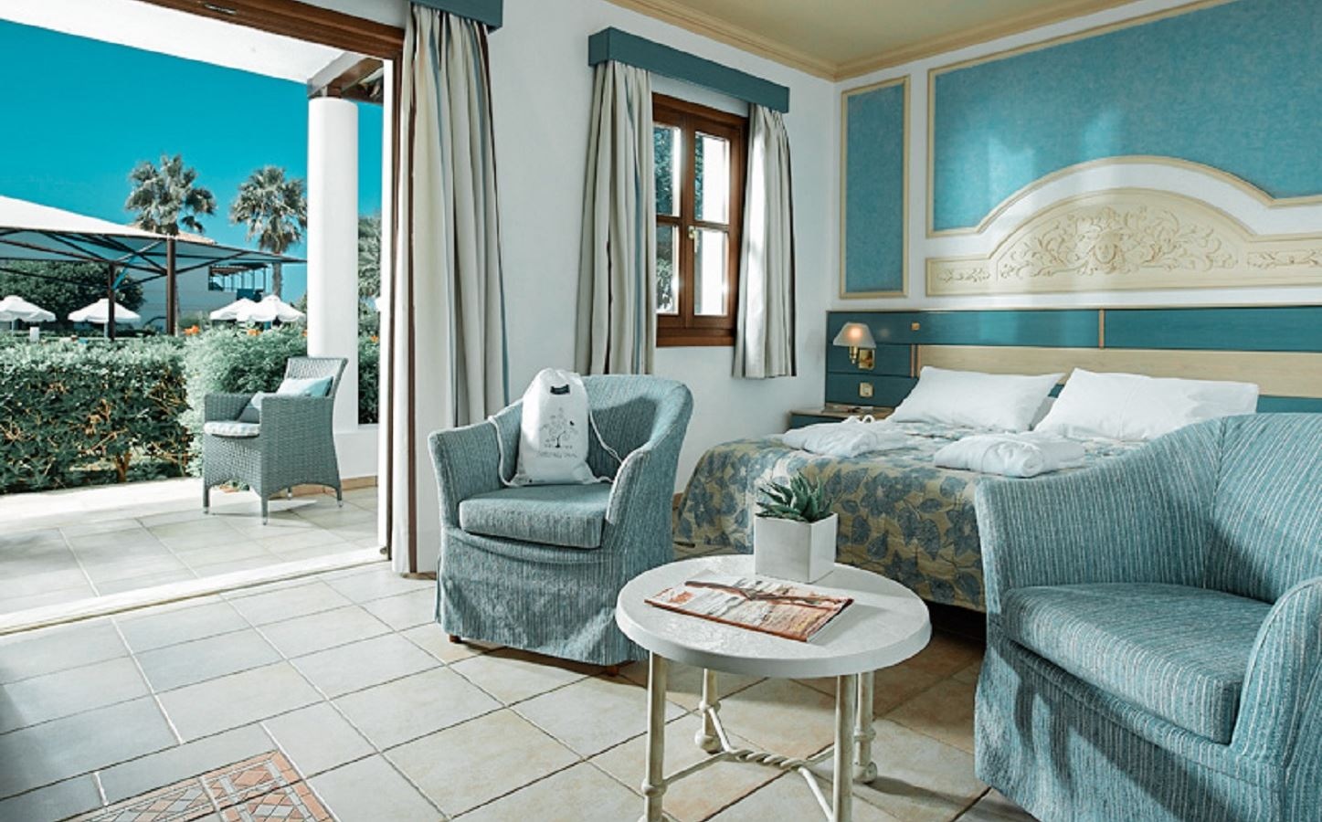 rooms-bungalow-singleuse-balcony-or-terrace