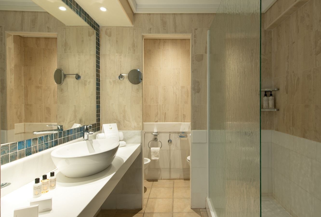 rooms-superior-bungalow-garden-view