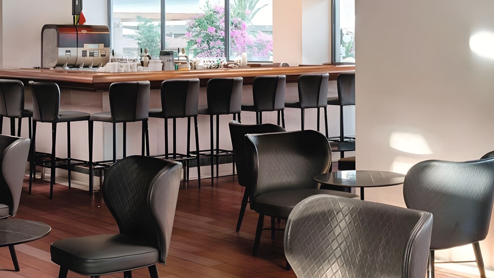 bars-main-bar
