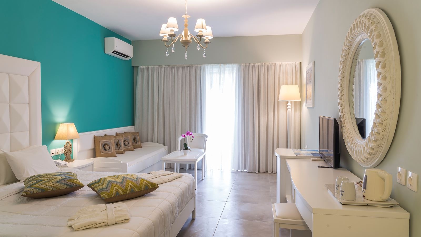 rooms-room-deluxe-balcony-or-terrace