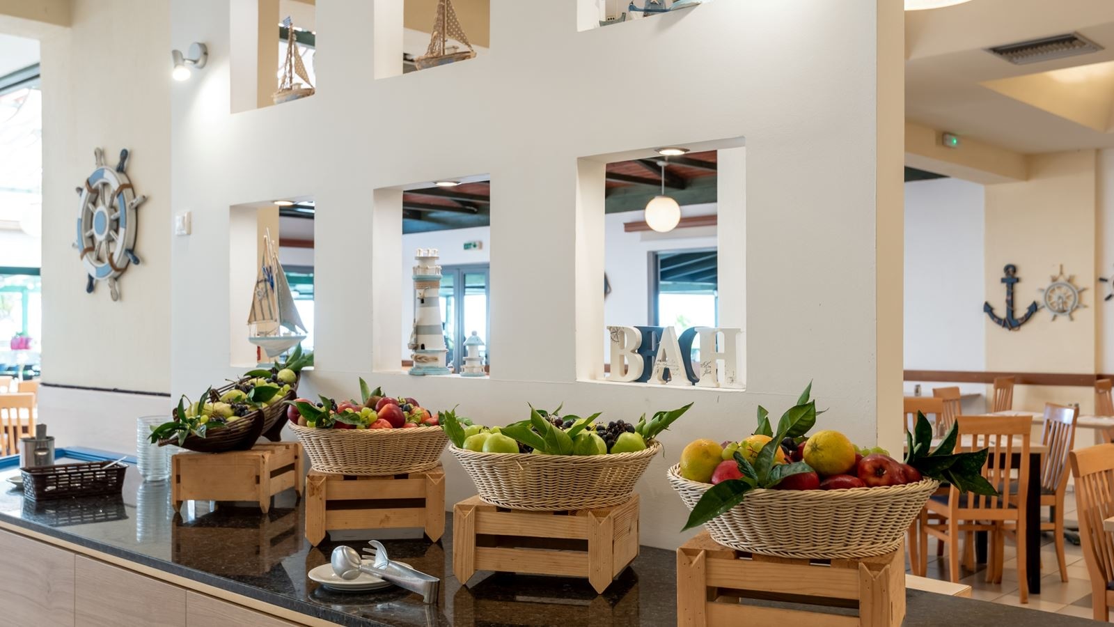 restaurants-mediterraneo-main-restaurant