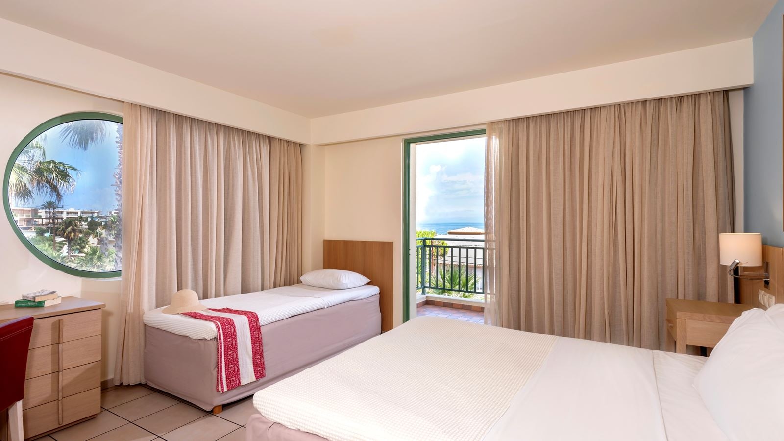 rooms-superior-family