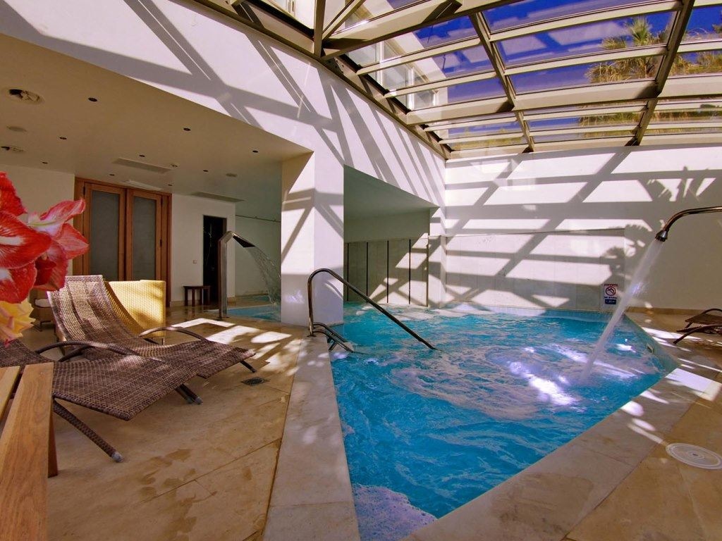 pools-indoor-pool