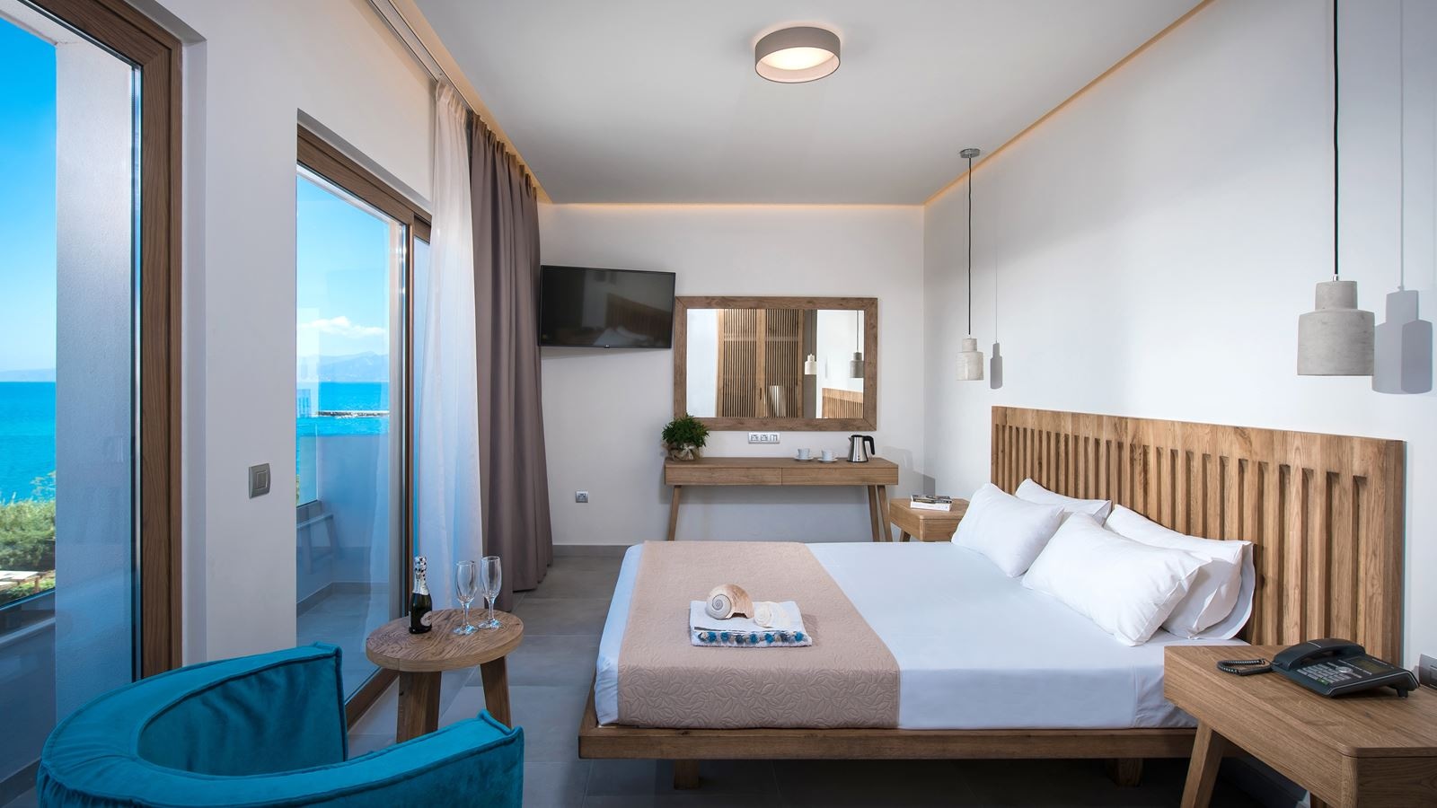 rooms-room-classic-double-seaview-a-building