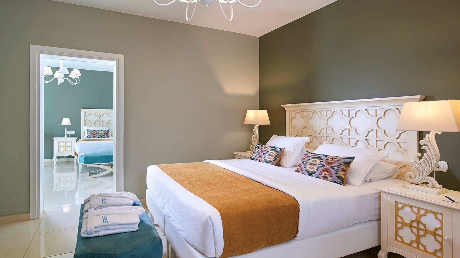 rooms-room-family-2-bedrooms-deluxe