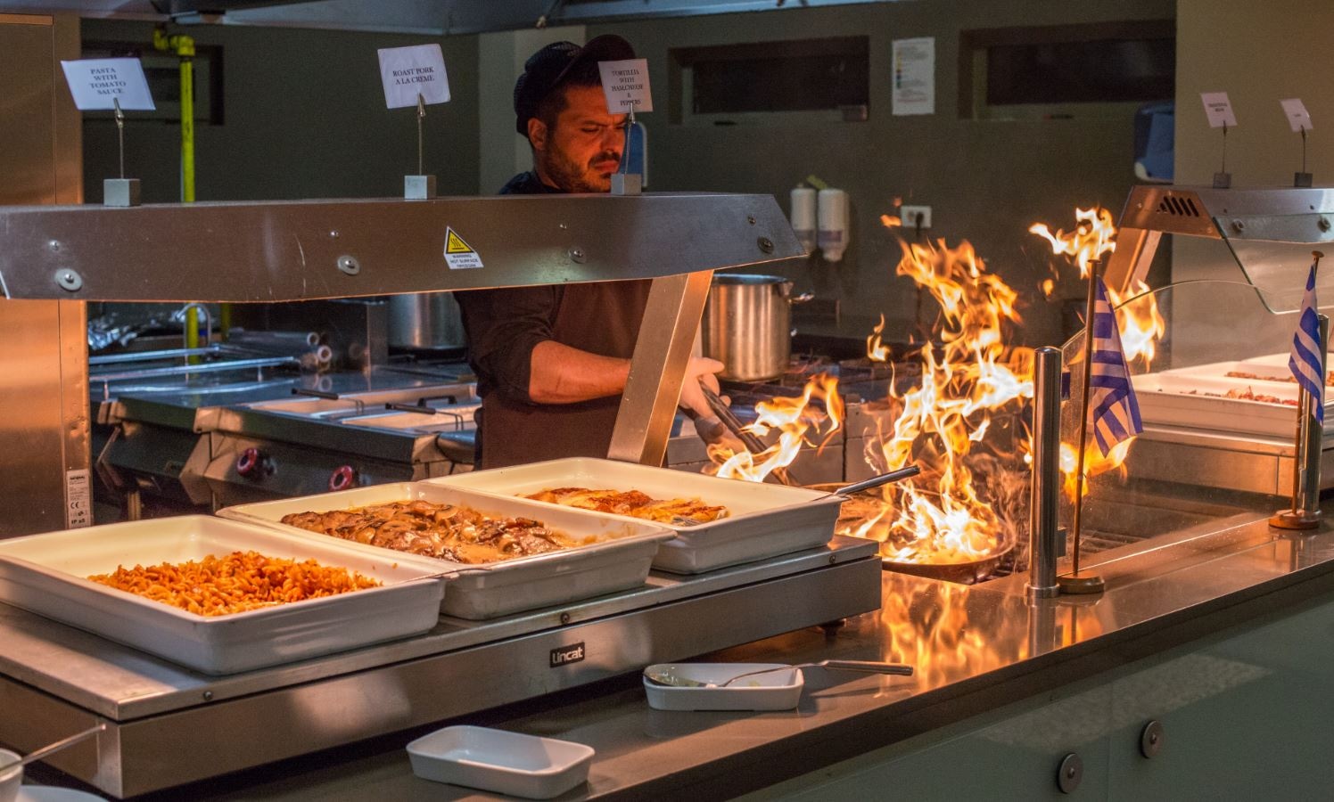 restaurants-epicurus-main-buffet-restaurant