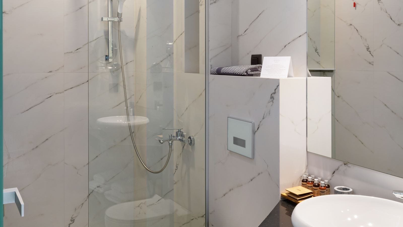 rooms-premium-side-sea-view-room