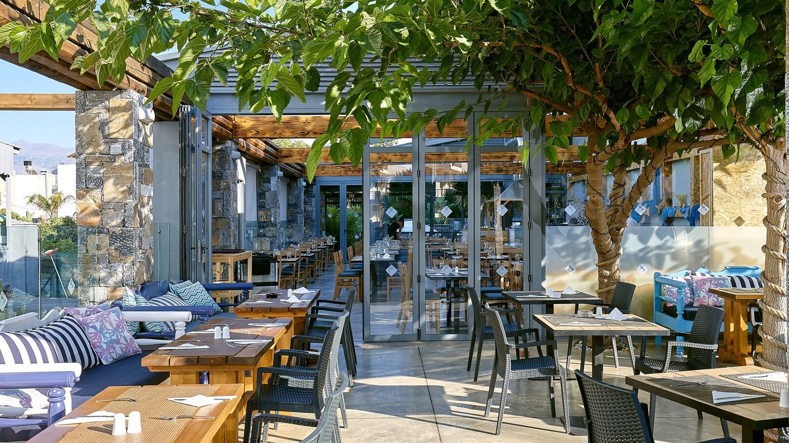 restaurants-pollis-restaurant