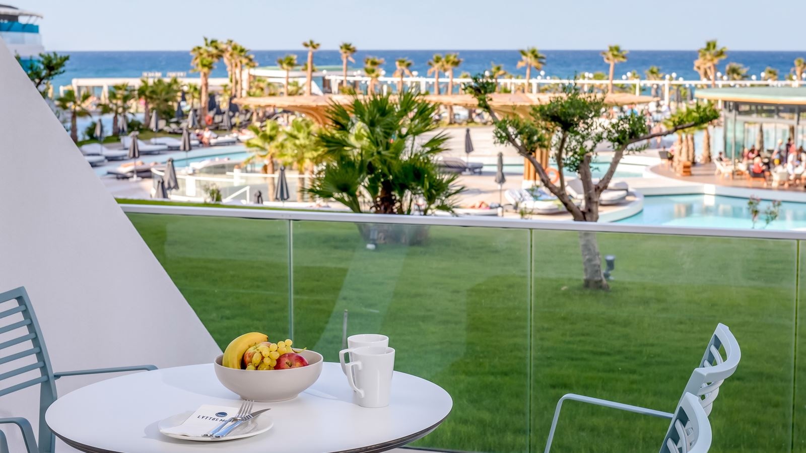 rooms-2-bedroom-family-pool-or-sea-view