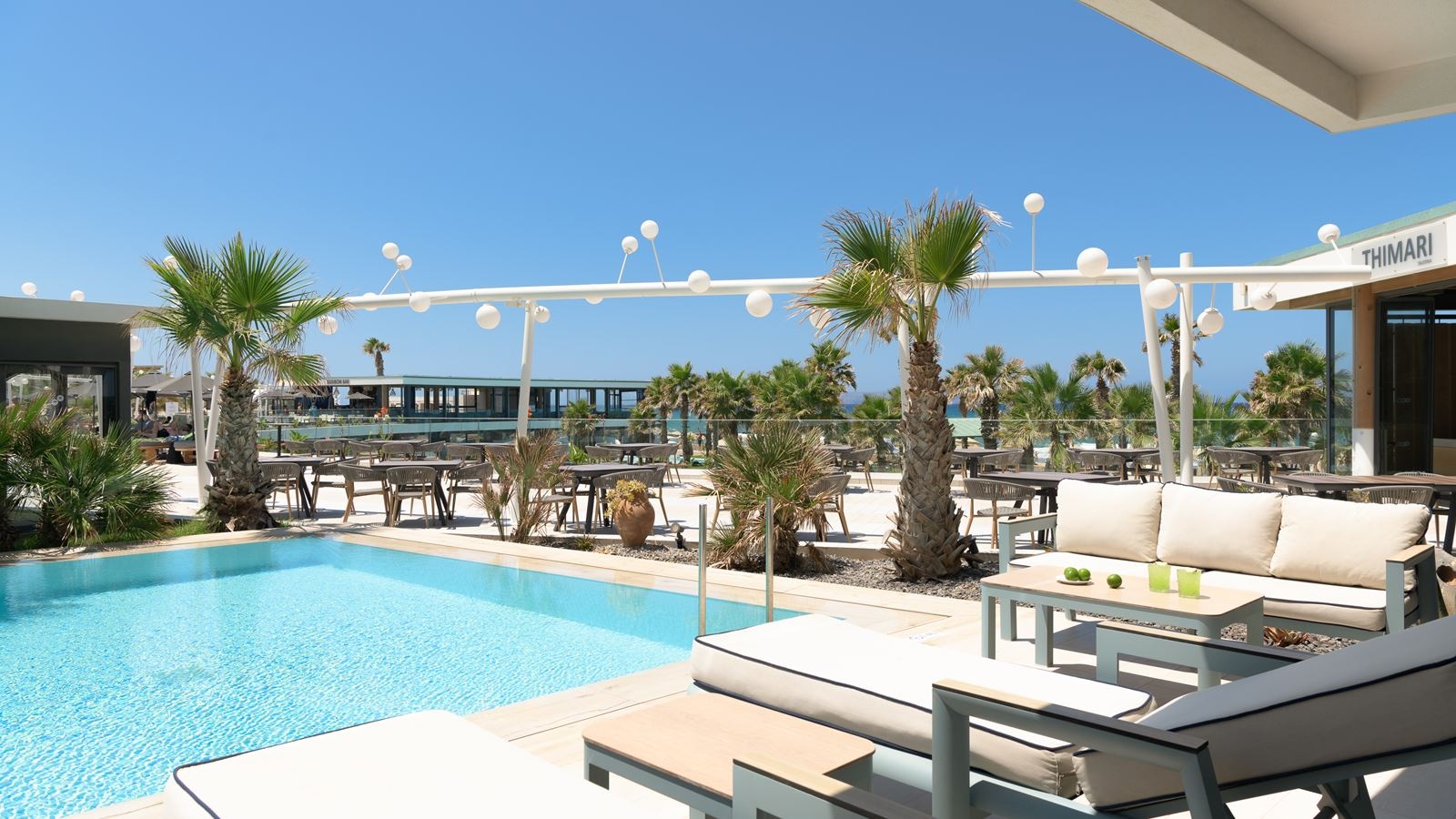 rooms-deluxe-double-pool-or-sea-view-with-individual-pool