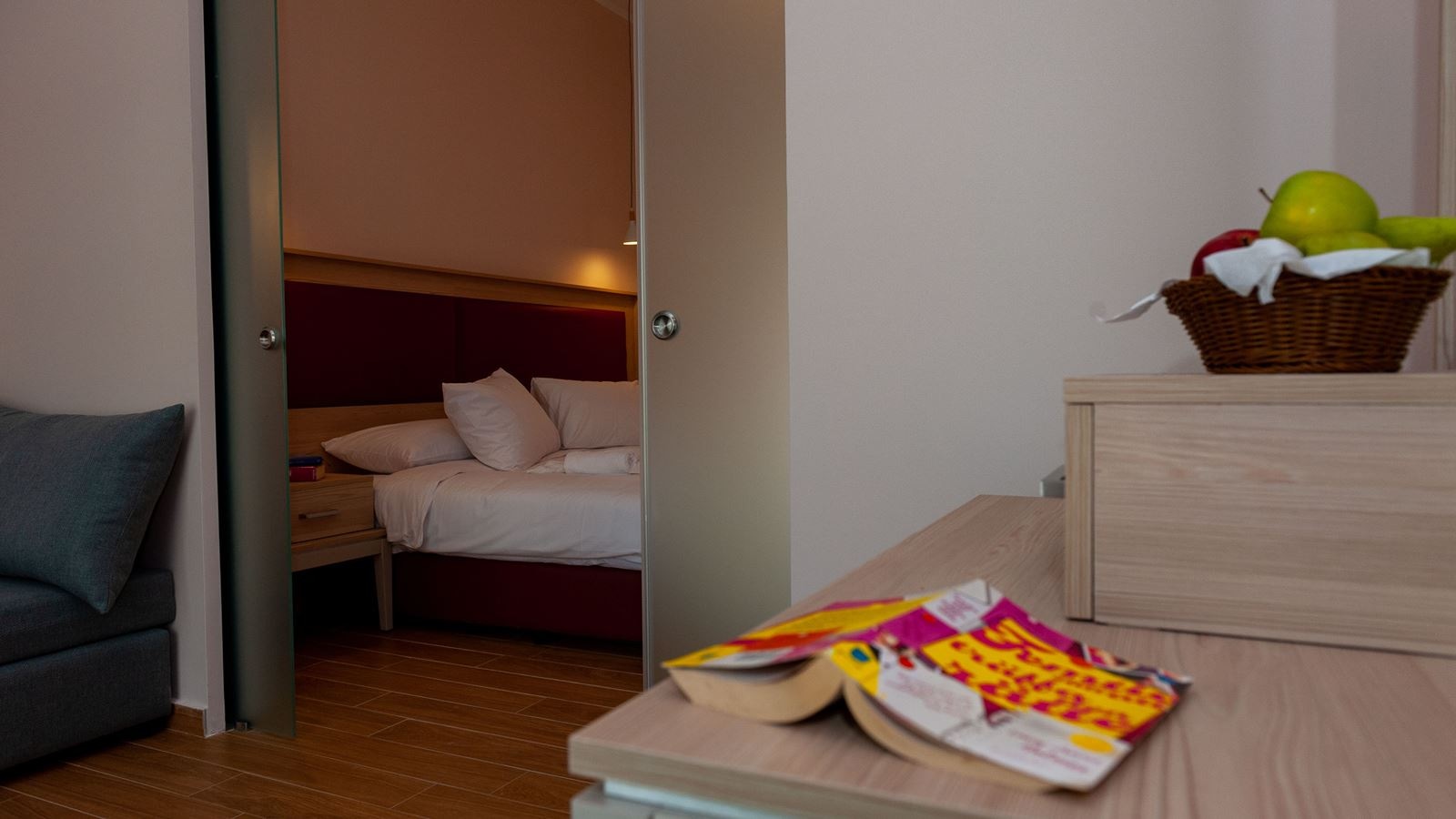 rooms-superior-family-room