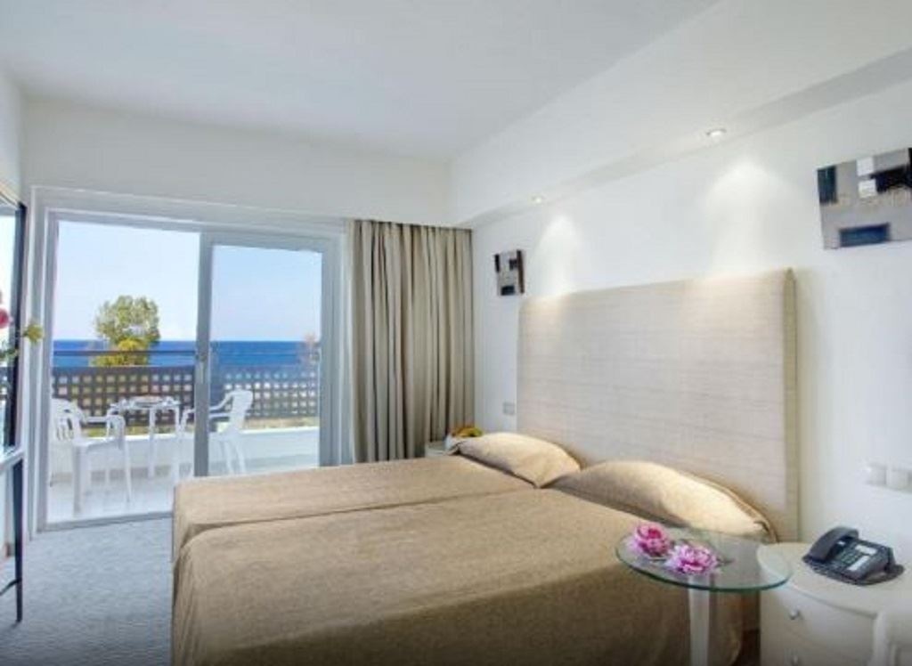 rooms-room-double-seaview-balcony-or-terrace