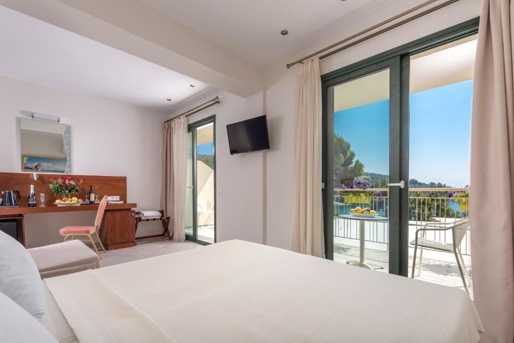 rooms-double-front-sea-view